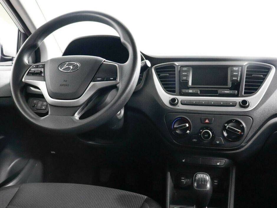 Hyundai Solaris 1.6 МКПП, 2018, 71 000 км фото 7