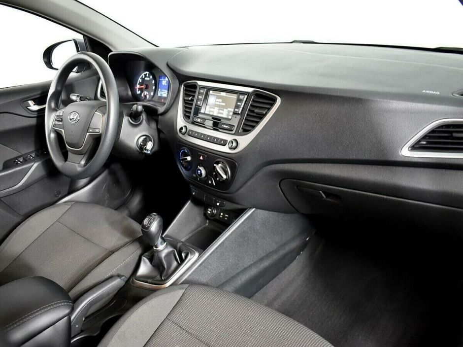 Hyundai Solaris 1.6 МКПП, 2018, 67 000 км фото 5