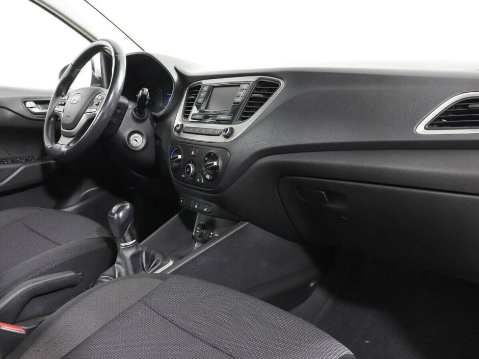 Hyundai Solaris 1.6 МКПП, 2018, 62 000 км фото 6