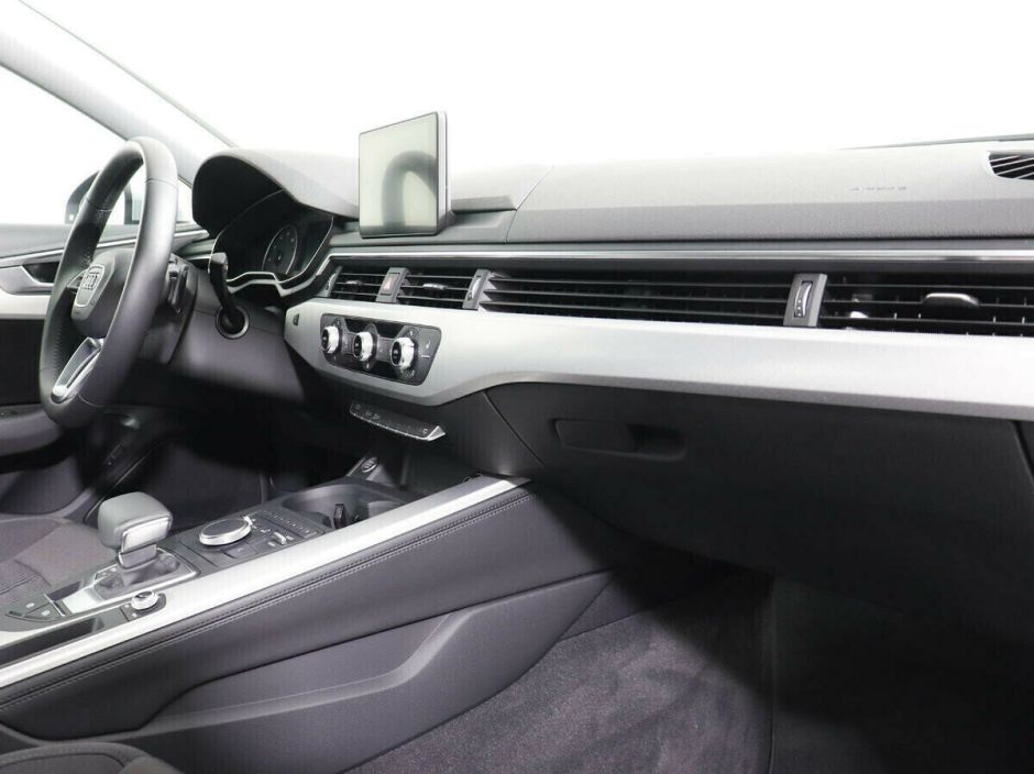 Audi A4 2.0 РКПП, 2018, 73 000 км фото 6