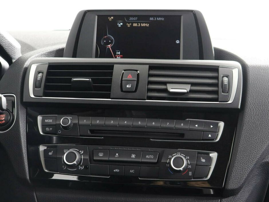 BMW 1 серии 1.5 АКПП, 2017, 76 000 км фото 8