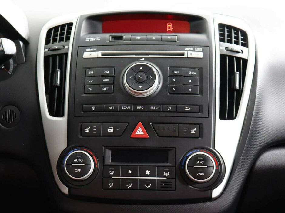 Kia Ceed 1.6 МКПП, 2011, 157 000 км фото 8