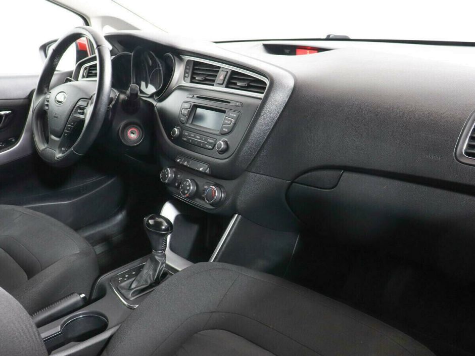 Kia Ceed 1.6 РКПП, 2015, 108 000 км фото 8