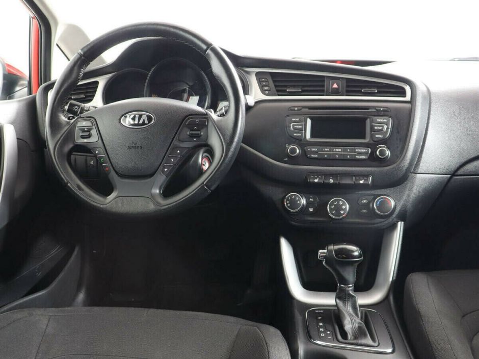 Kia Ceed 1.6 РКПП, 2015, 108 000 км фото 10