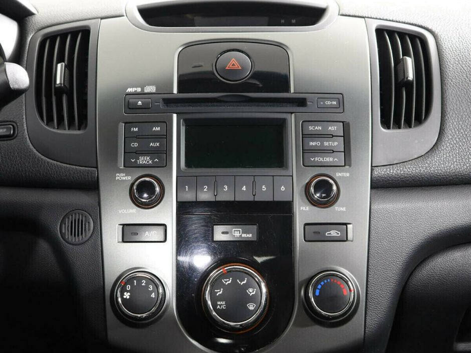 Kia Cerato 1.6 АКПП, 2011, 150 000 км фото 8