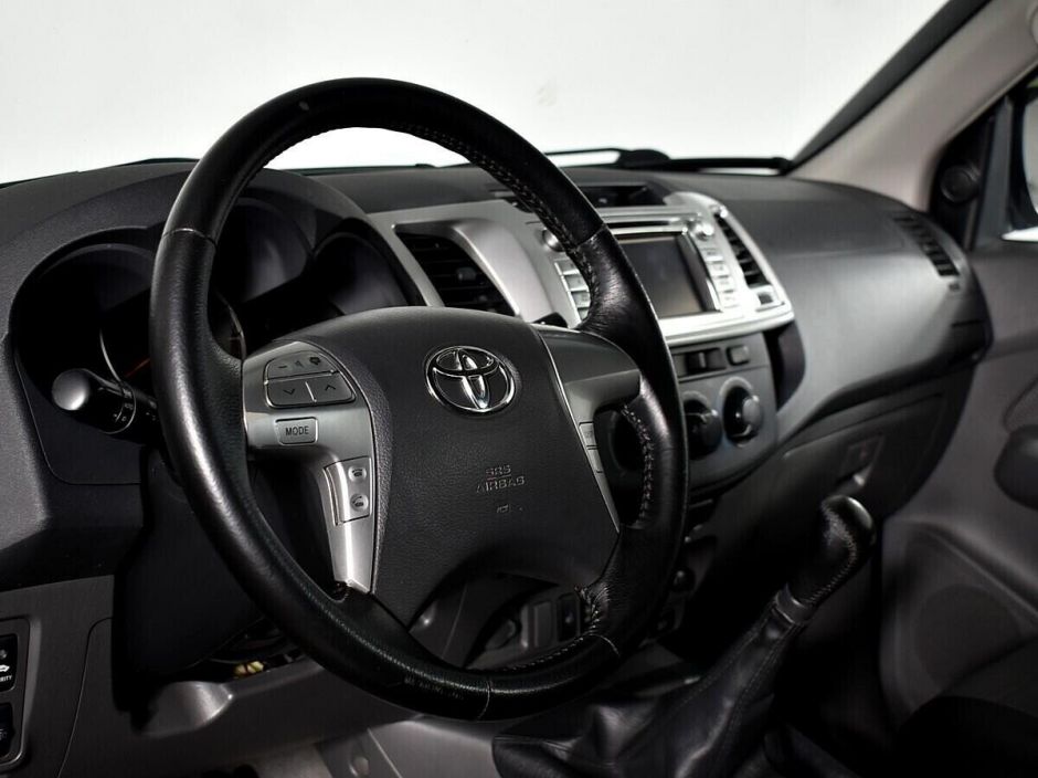 Toyota Hilux 2.5 МКПП, 2013, 134 000 км фото 5