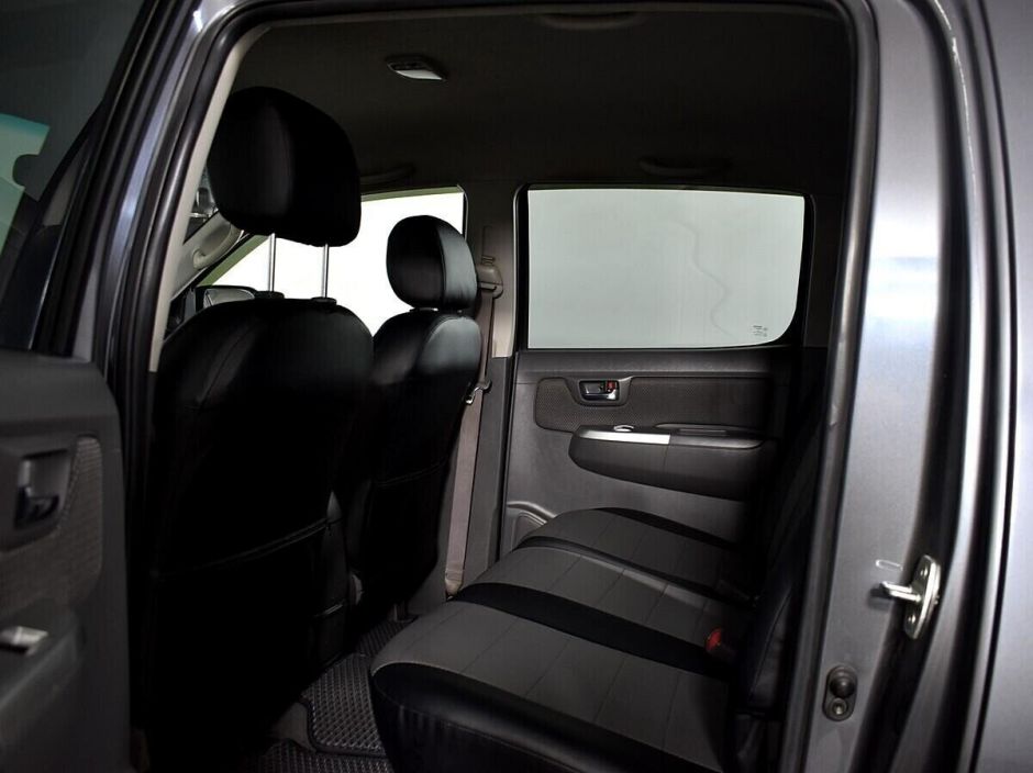 Toyota Hilux 2.5 МКПП, 2013, 134 000 км фото 9