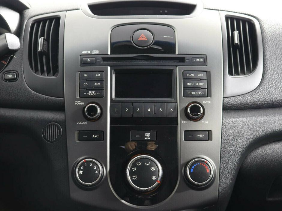 Kia Cerato 1.6 МКПП, 2011, 150 000 км фото 9