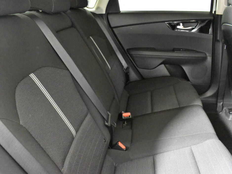 Kia Cerato 1.6 МКПП, 2018, 63 000 км фото 6