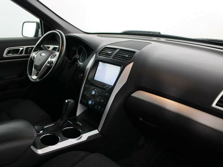 Ford Explorer 3.5 АКПП, 2012, 131 000 км фото 8