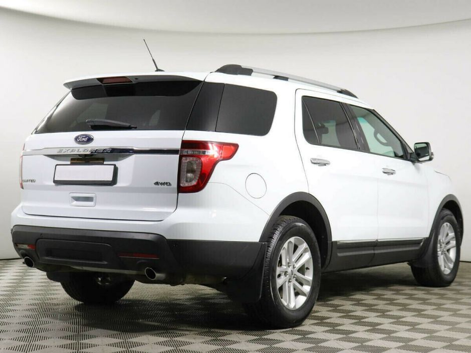 Ford Explorer 3.5 АКПП, 2015, 100 000 км фото 3