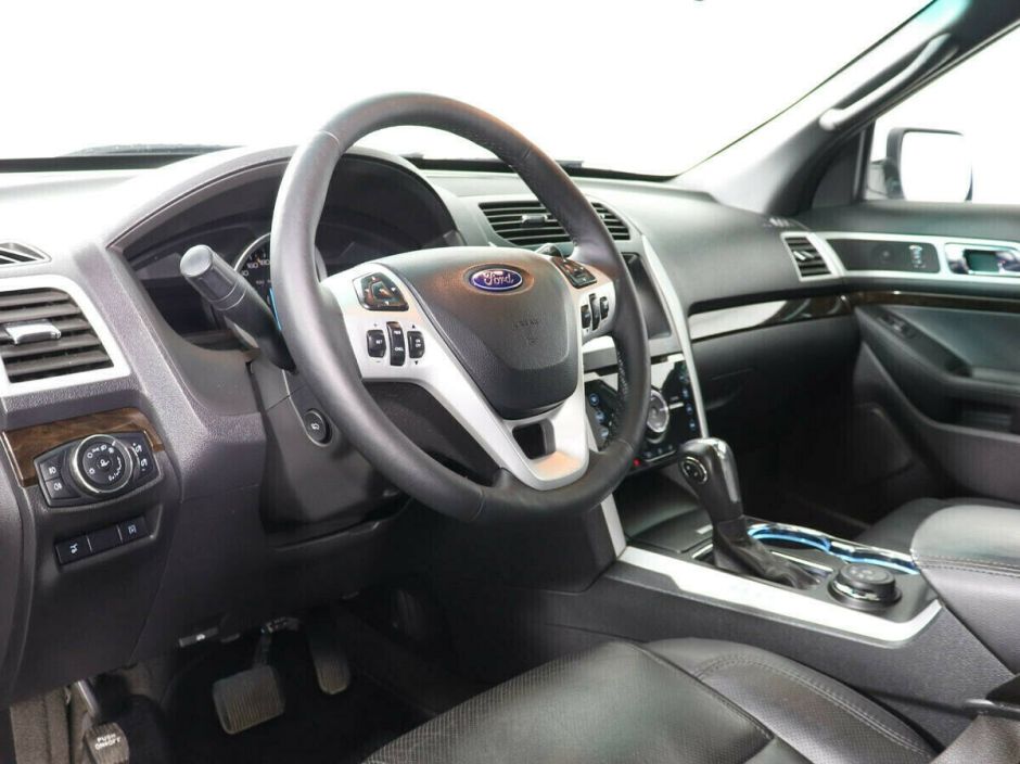 Ford Explorer 3.5 АКПП, 2015, 100 000 км фото 5