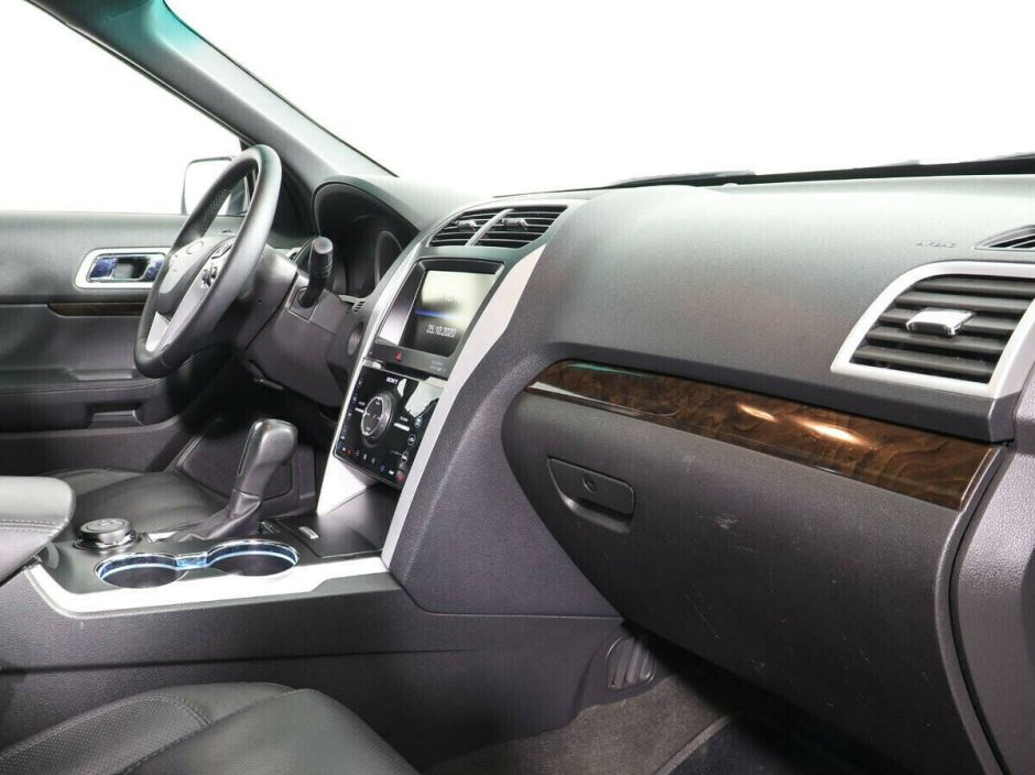 Ford Explorer 3.5 АКПП, 2015, 100 000 км фото 9