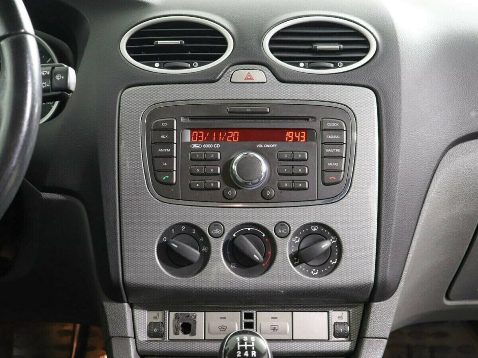 Ford Focus 1.6 МКПП, 2010, 170 000 км фото 7