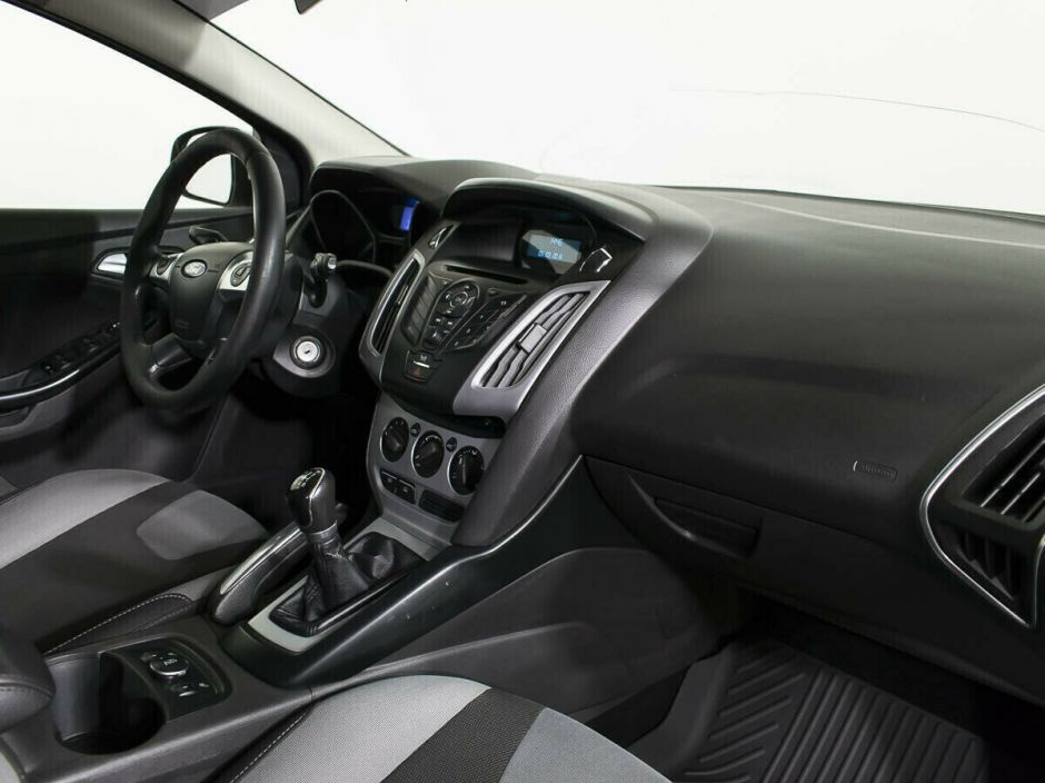 Ford Focus 1.6 МКПП, 2013, 122 000 км фото 8