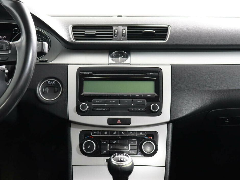 Volkswagen Passat 1.4 МКПП, 2012, 143 000 км фото 8