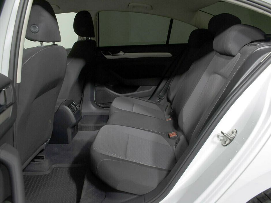 Volkswagen Passat 1.5 РКПП, 2018, 73 000 км фото 7