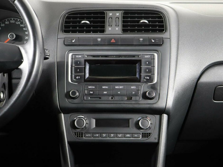 Volkswagen Polo 1.6 МКПП, 2012, 137 000 км фото 9