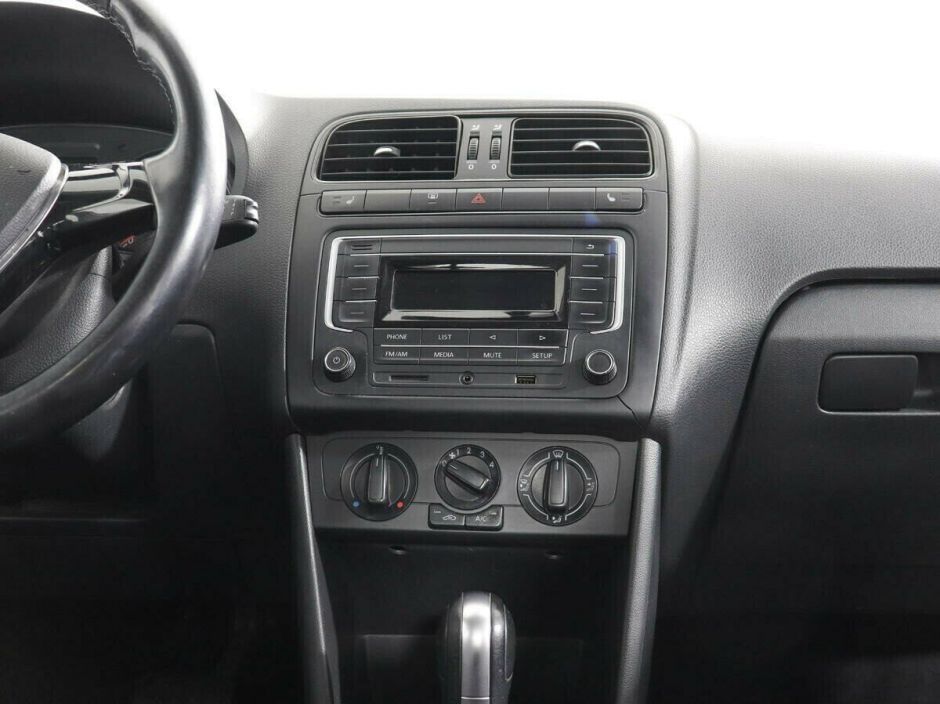Volkswagen Polo 1.6 АКПП, 2016, 86 000 км фото 5
