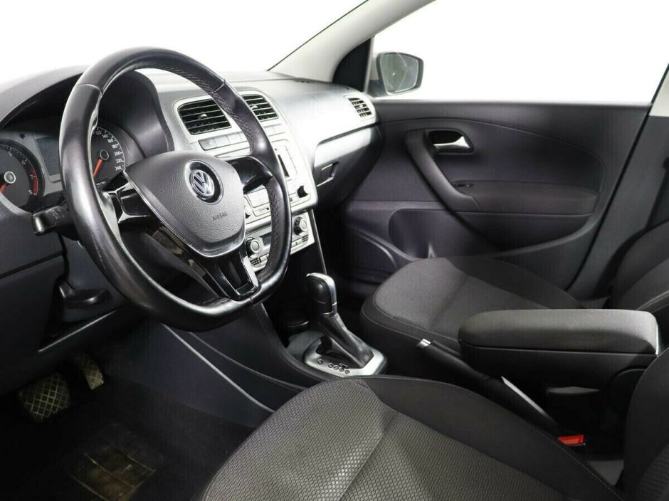 Volkswagen Polo 1.6 АКПП, 2016, 90 000 км фото 5