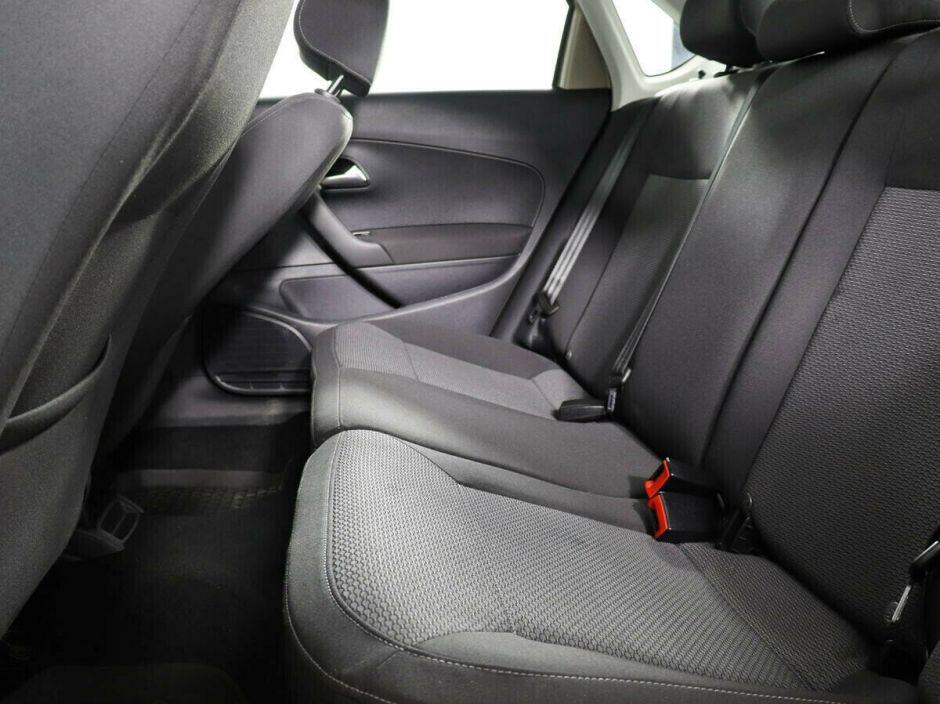 Volkswagen Polo 1.6 АКПП, 2016, 90 000 км фото 9