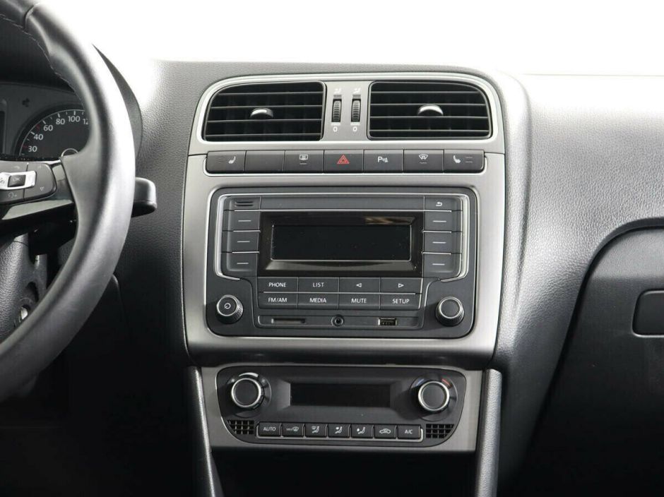 Volkswagen Polo 1.6 АКПП, 2017, 80 000 км фото 5