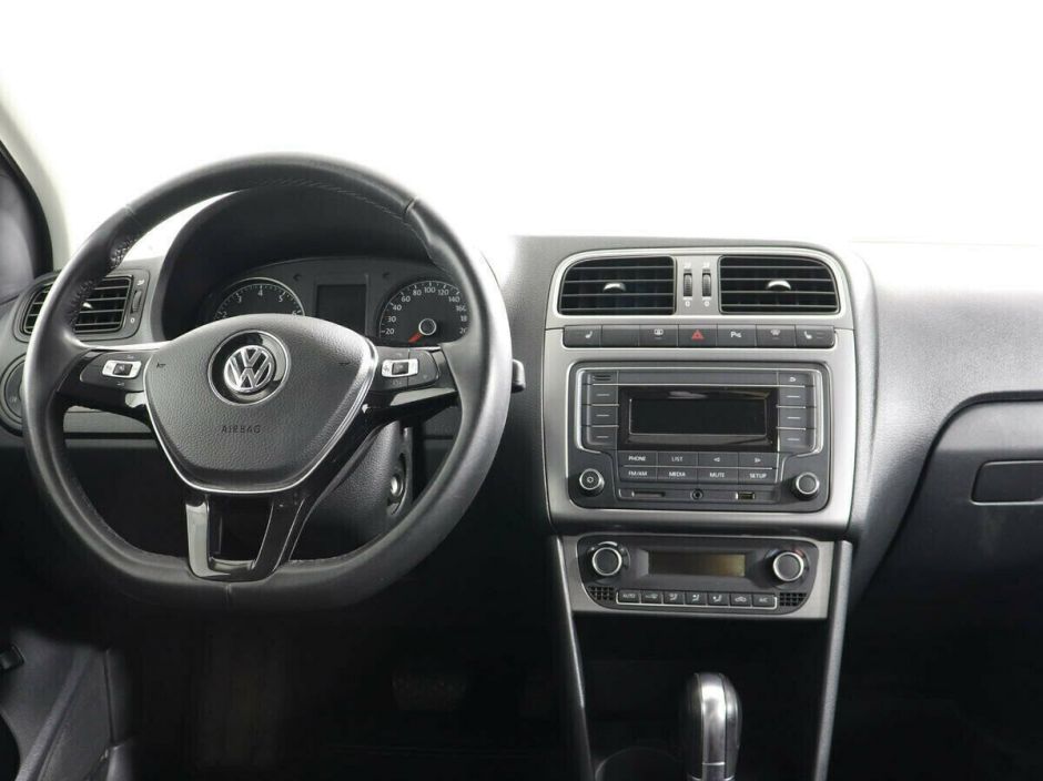 Volkswagen Polo 1.6 АКПП, 2017, 80 000 км фото 6