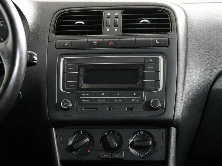 Volkswagen Polo 1.6 МКПП, 2016, 96 000 км фото 9