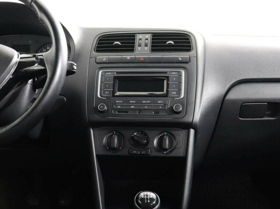 Volkswagen Polo 1.6 МКПП, 2017, 81 000 км фото 5