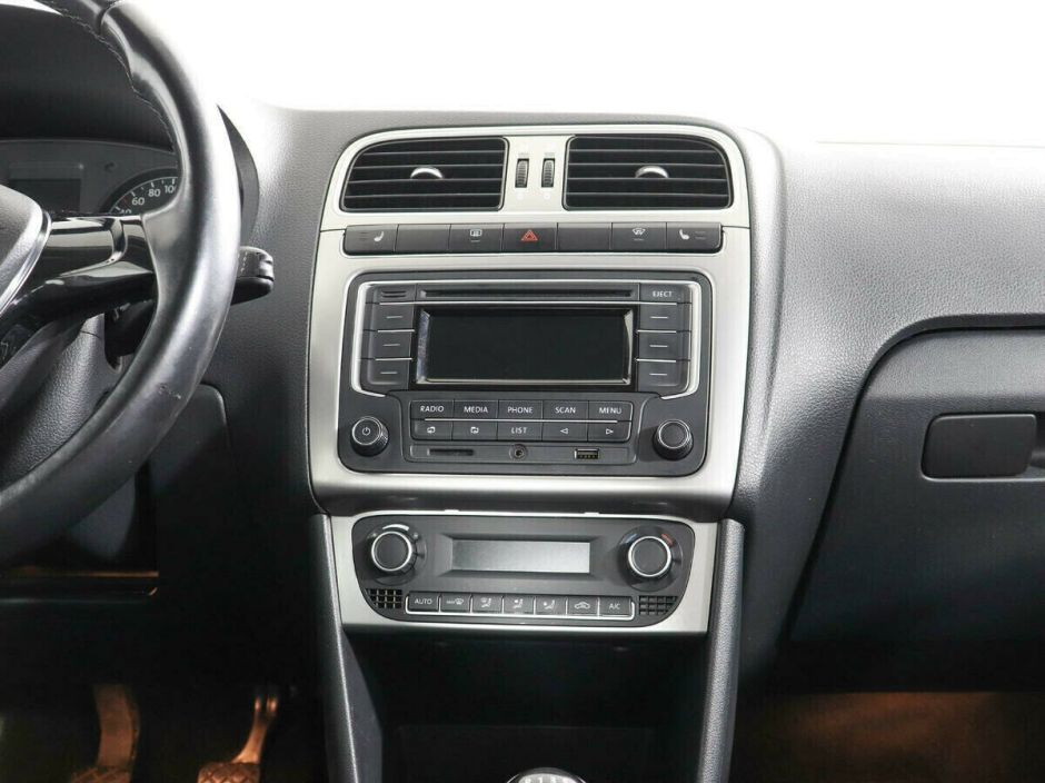 Volkswagen Polo 1.6 МКПП, 2018, 60 000 км фото 5