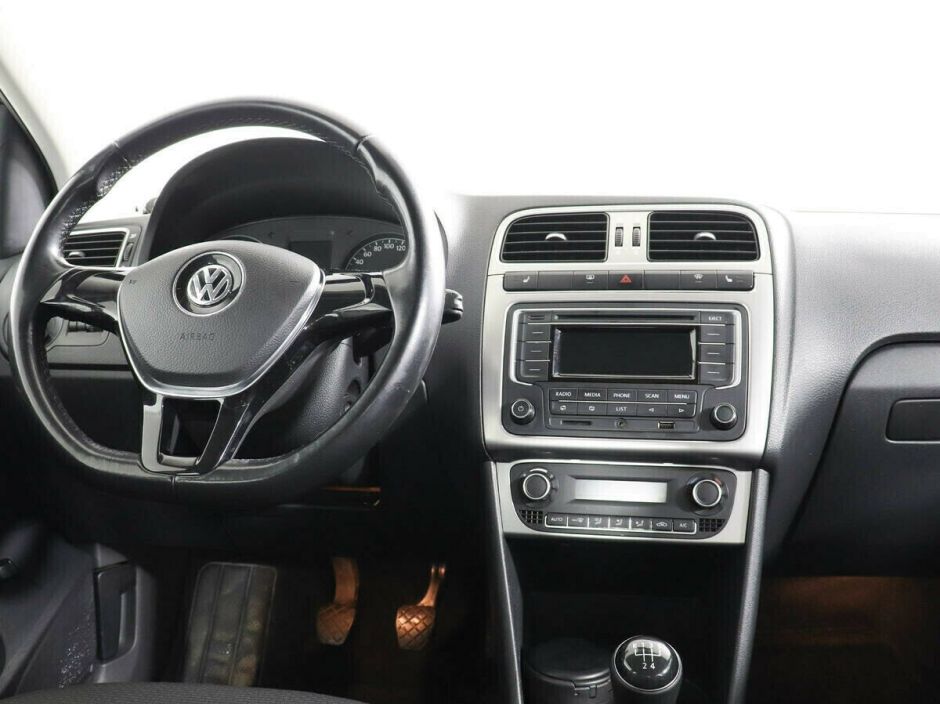 Volkswagen Polo 1.6 МКПП, 2018, 60 000 км фото 6