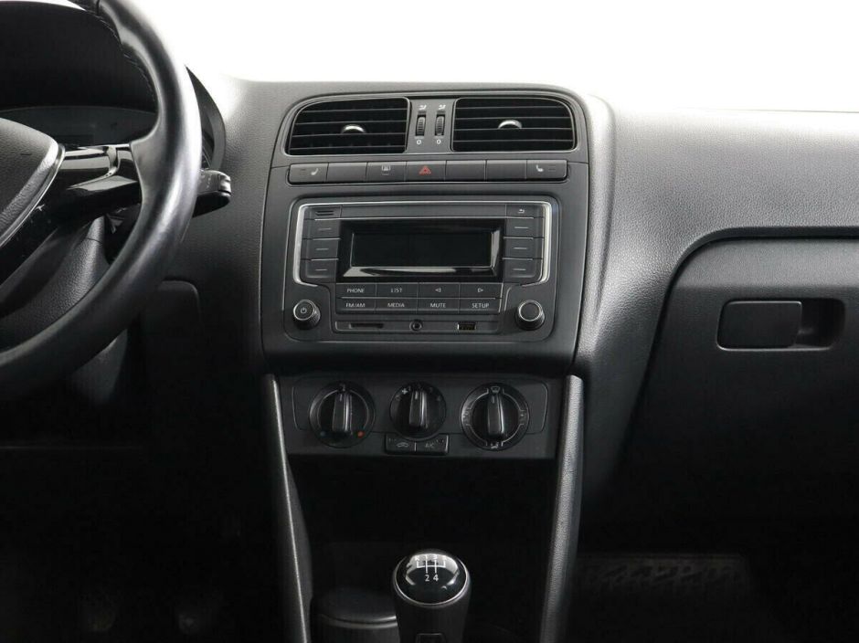 Volkswagen Polo 1.6 МКПП, 2018, 70 000 км фото 7