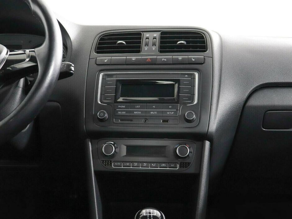 Volkswagen Polo 1.6 МКПП, 2016, 93 000 км фото 7