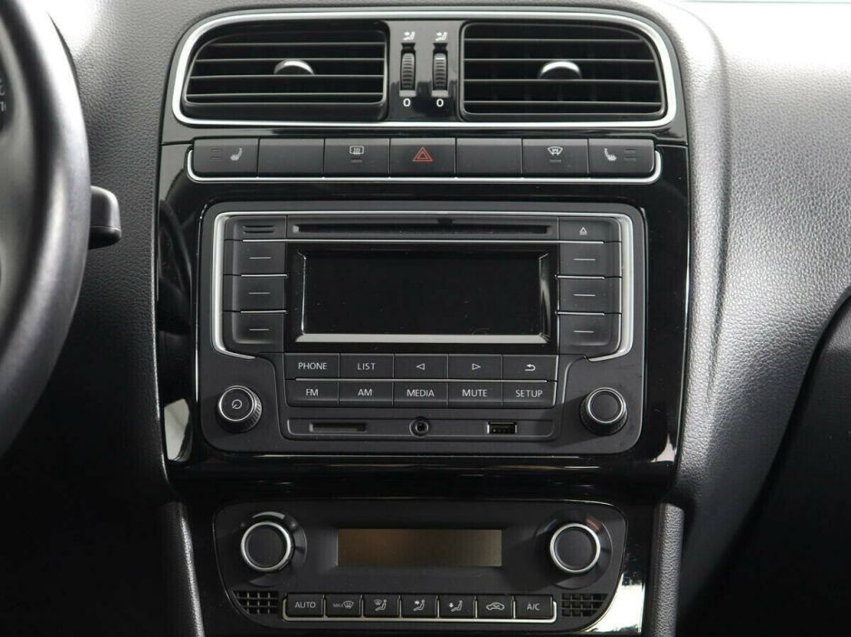 Volkswagen Polo 1.6 МКПП, 2019, 53 000 км фото 10