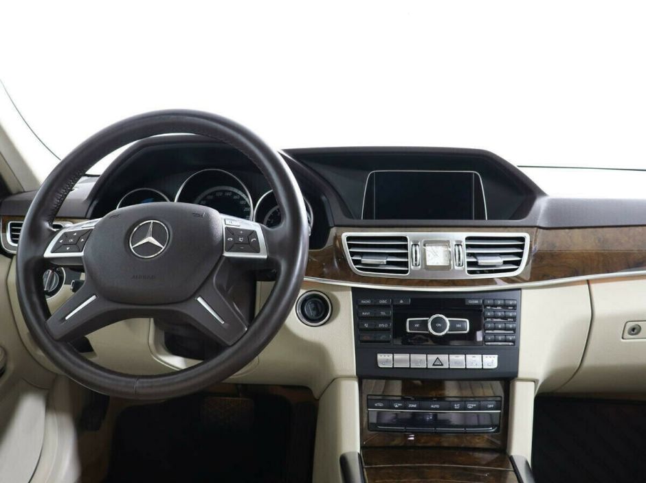 Mercedes-Benz E-Класс 3.5 АКПП, 2016, 85 000 км фото 5
