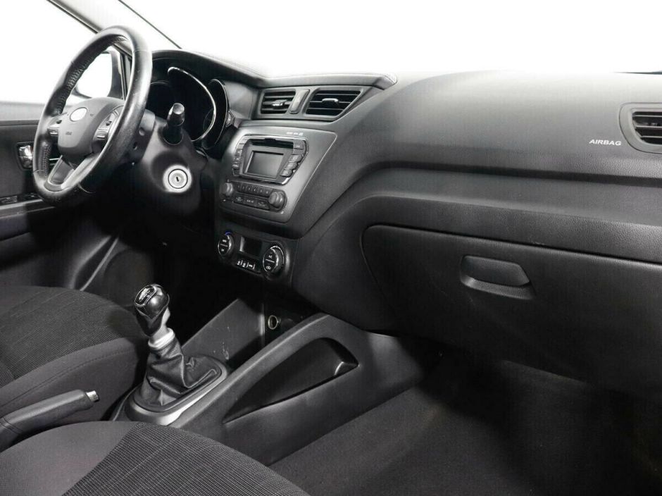 Kia Rio 1.6 МКПП, 2013, 130 000 км фото 9