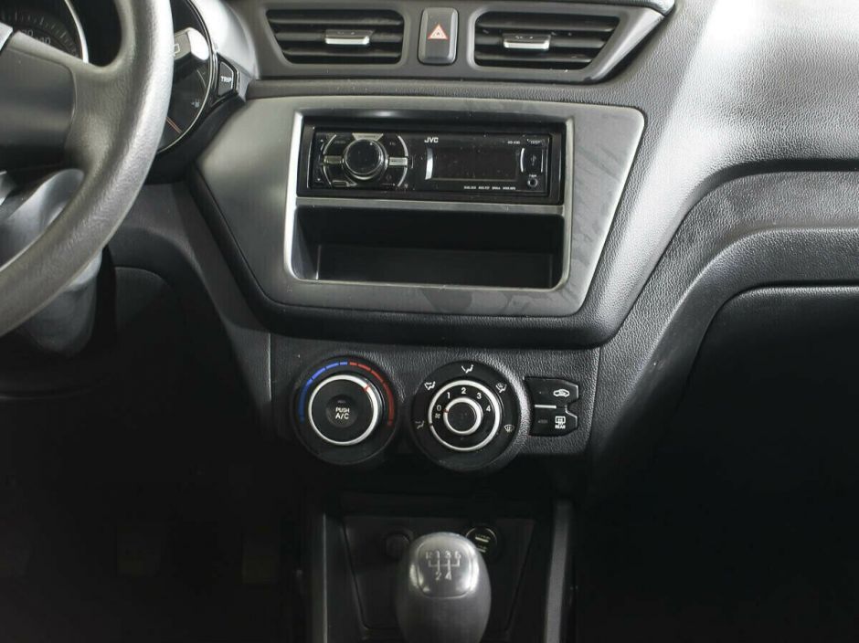 Kia Rio 1.6 МКПП, 2013, 121 000 км фото 8