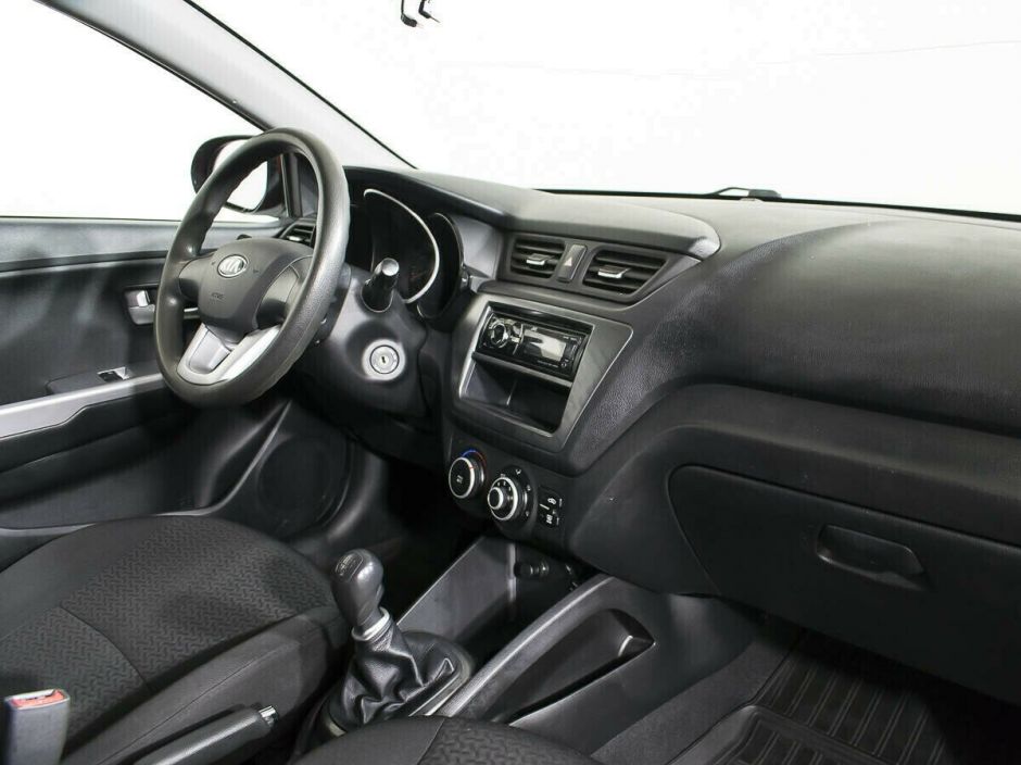 Kia Rio 1.6 МКПП, 2013, 121 000 км фото 10