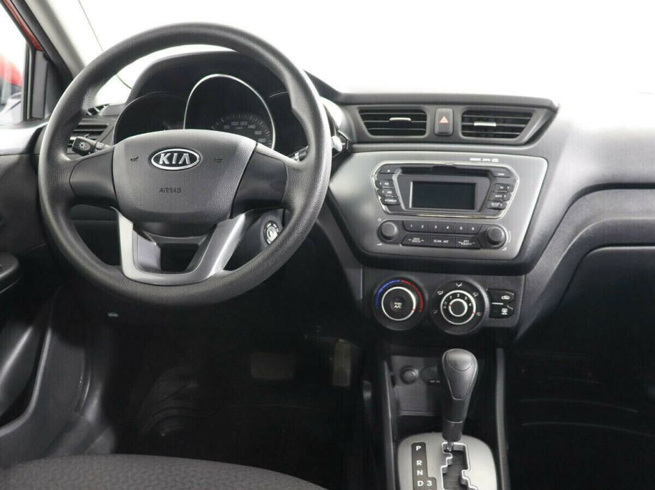 Kia Rio 1.6 АКПП, 2013, 131 000 км фото 8