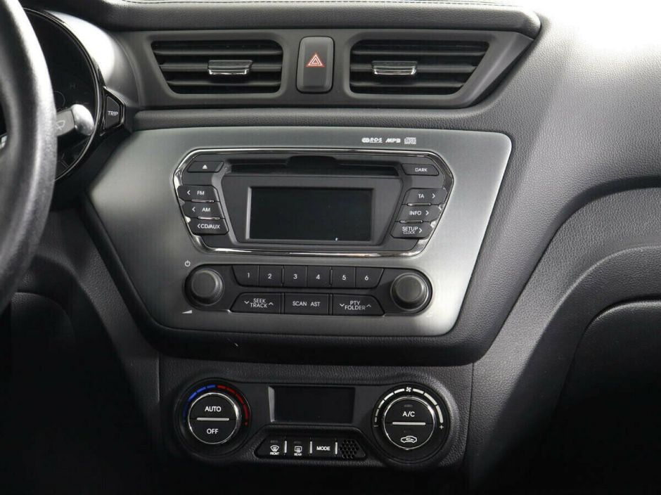 Kia Rio 1.6 АКПП, 2014, 119 000 км фото 8