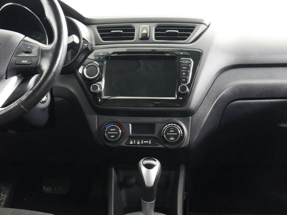 Kia Rio 1.6 АКПП, 2014, 111 000 км фото 8