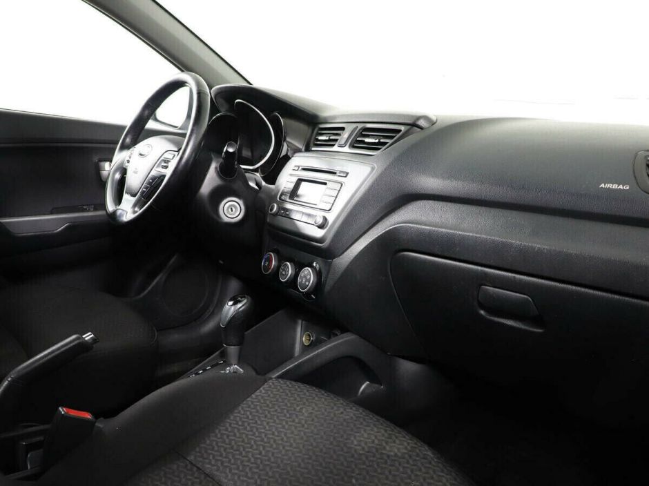 Kia Rio 1.4 АКПП, 2016, 90 000 км фото 8