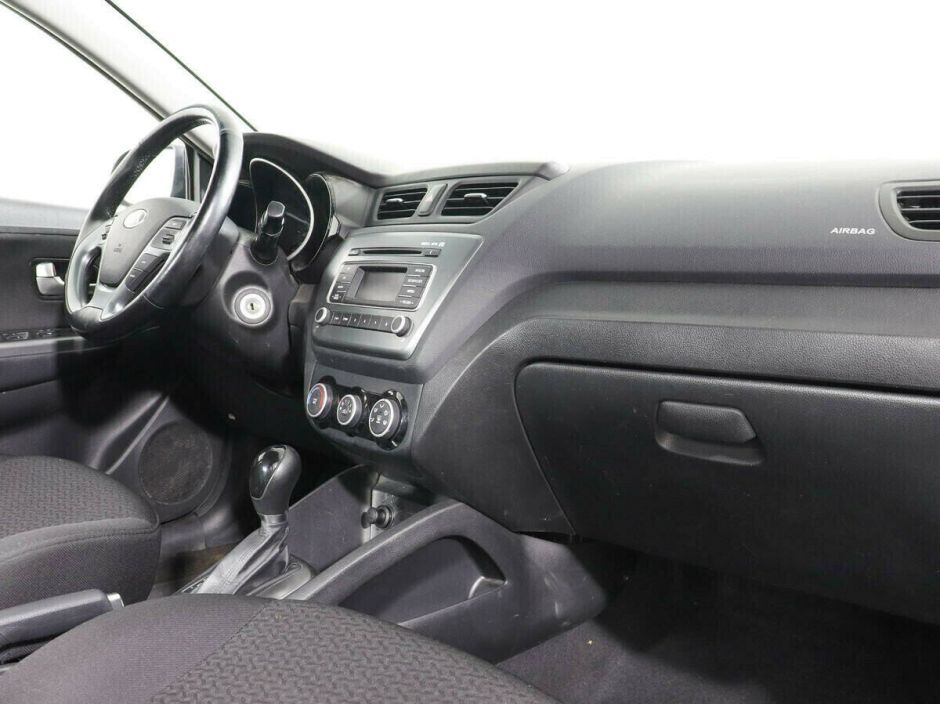 Kia Rio 1.6 АКПП, 2015, 99 000 км фото 8