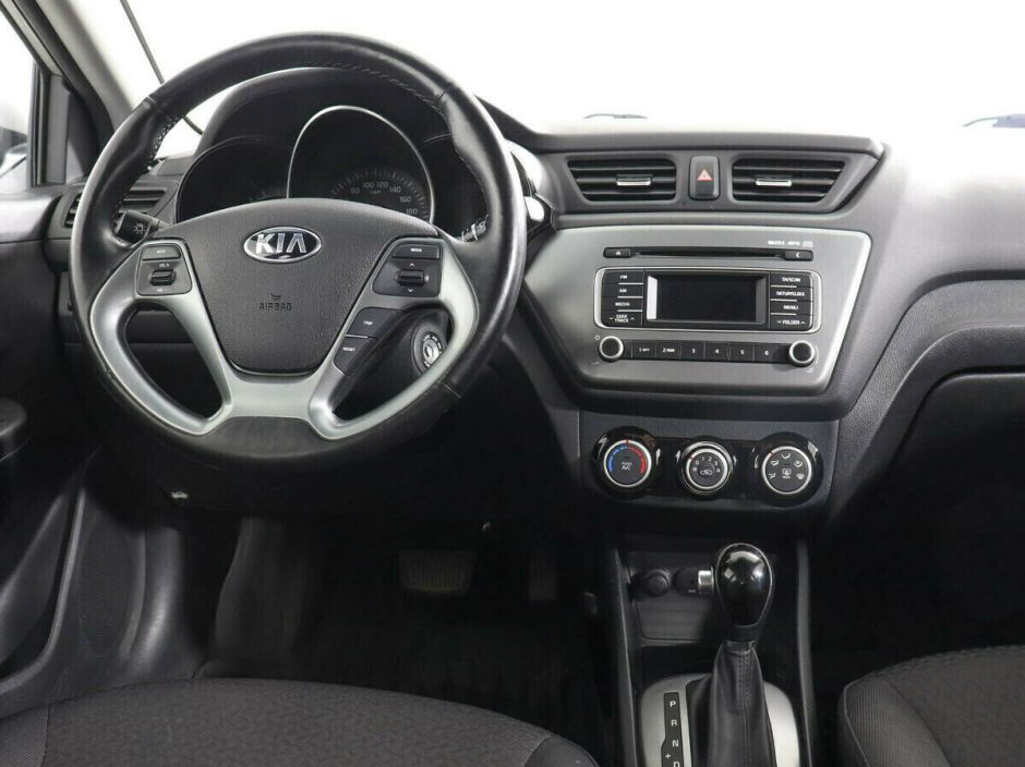 Kia Rio 1.6 АКПП, 2016, 98 000 км фото 10