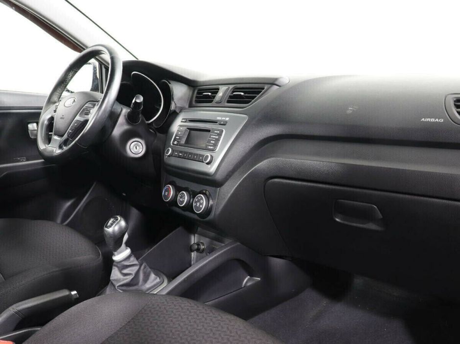Kia Rio 1.6 МКПП, 2017, 86 000 км фото 8
