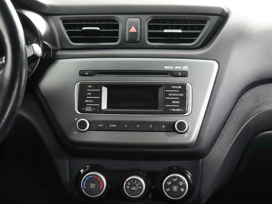 Kia Rio 1.6 МКПП, 2016, 96 000 км фото 10