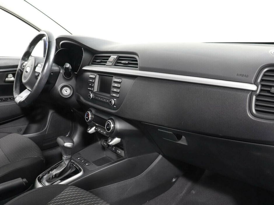 Kia Rio 1.6 АКПП, 2017, 81 000 км фото 9