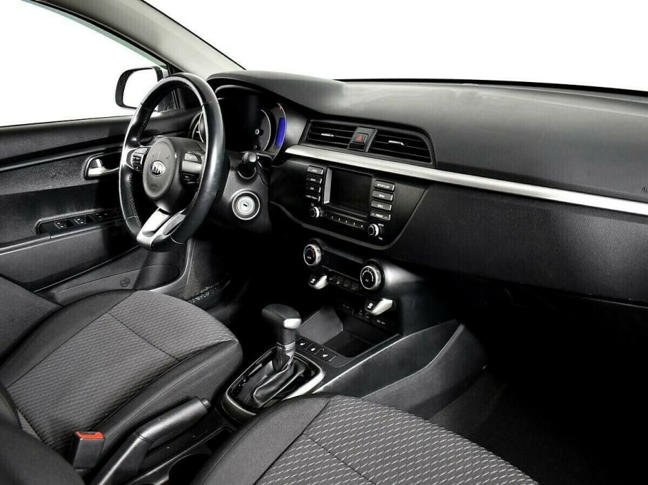 Kia Rio 1.6 АКПП, 2018, 68 000 км фото 6
