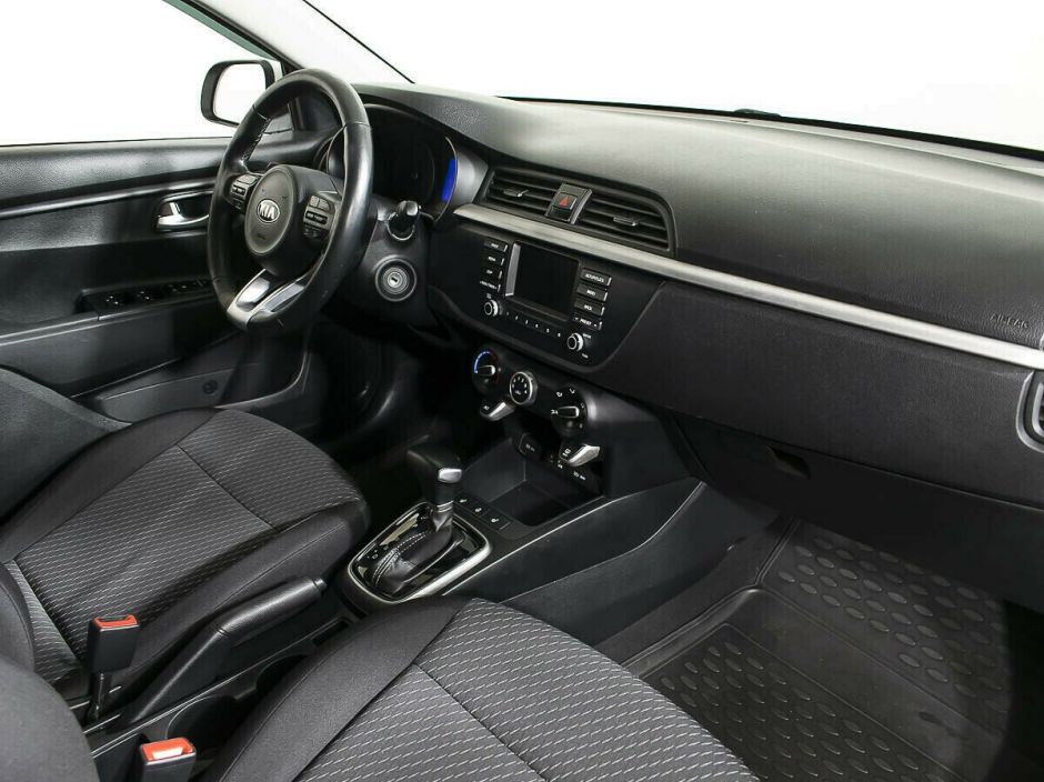 Kia Rio 1.6 АКПП, 2018, 63 000 км фото 10