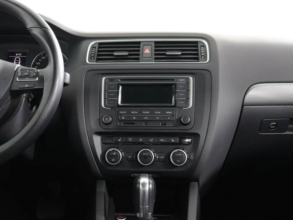 Volkswagen Jetta 1.4 РКПП, 2011, 145 000 км фото 7